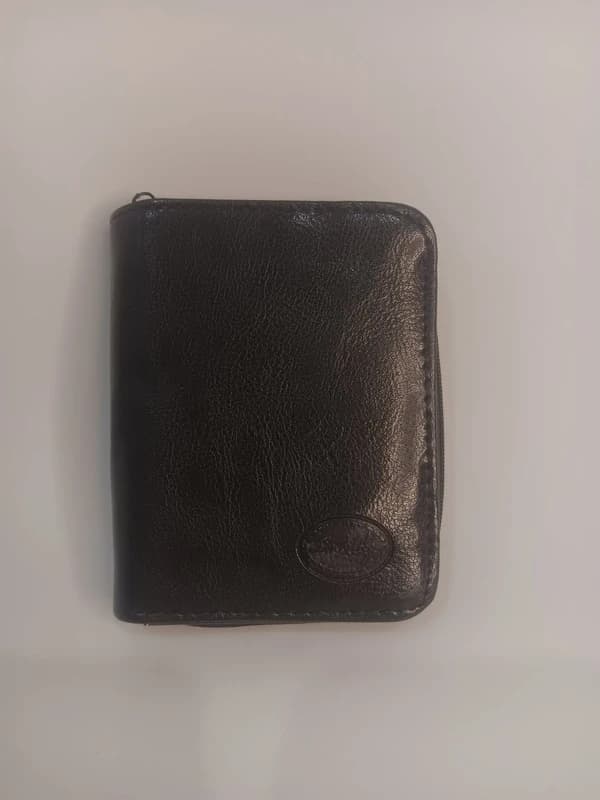 Petit portefeuille noir femme – compact zippé avec porte-cartes