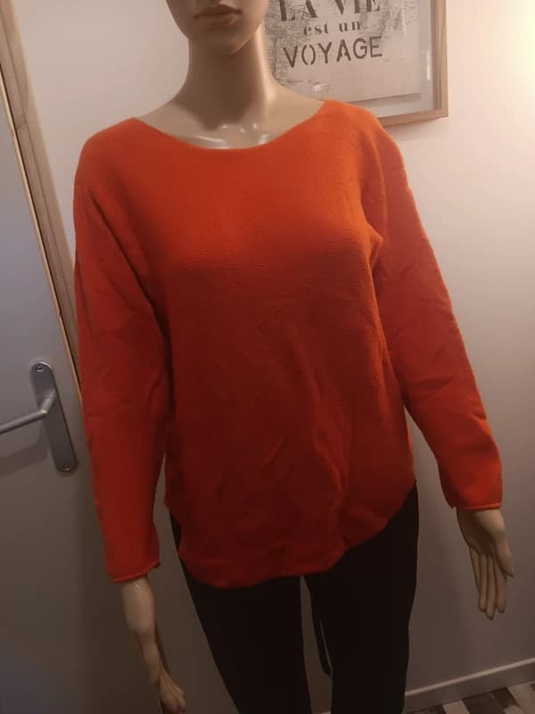 Pull orange Victoria Paris – col bateau – coupe fluide