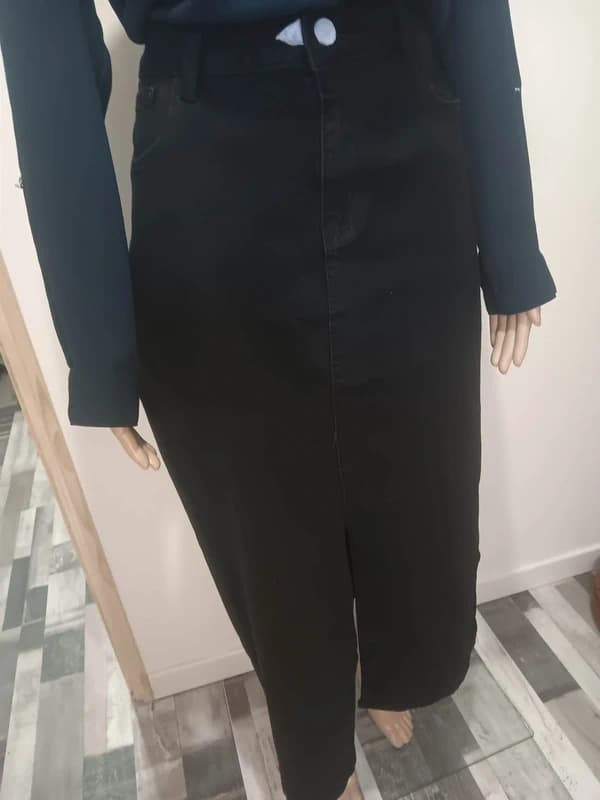 Jupe longue noire en jean fendue – Voggo Denim – Taille 42