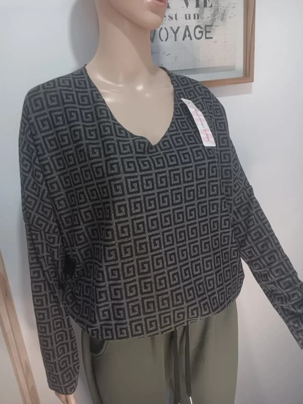 Pull femme noir & gris motif géométrique – neuf avec étiquette