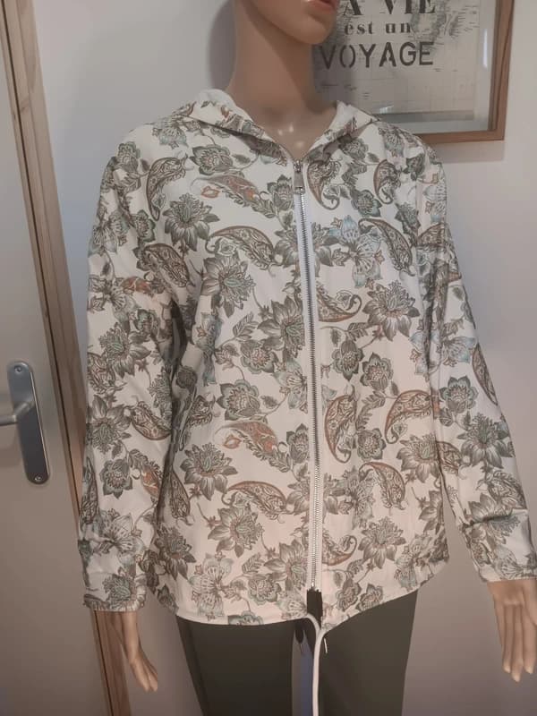 Veste légère fleurie à capuche – beige écru – neuve avec étiquette