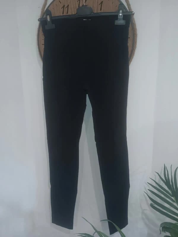 Pantalon noir Primark taille 36 – coupe slim