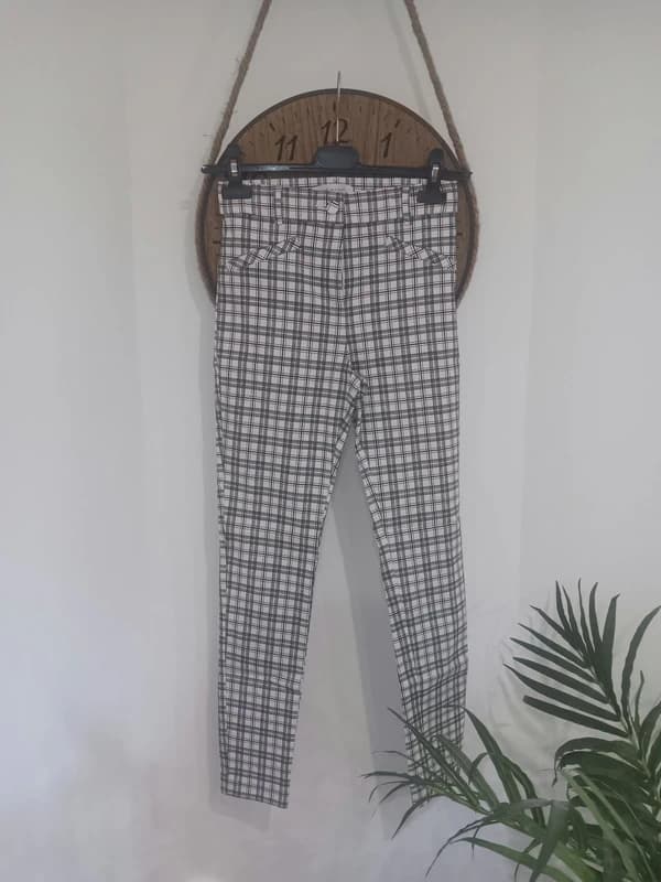 Pantalon à carreaux Primark taille 36 – noir et blanc