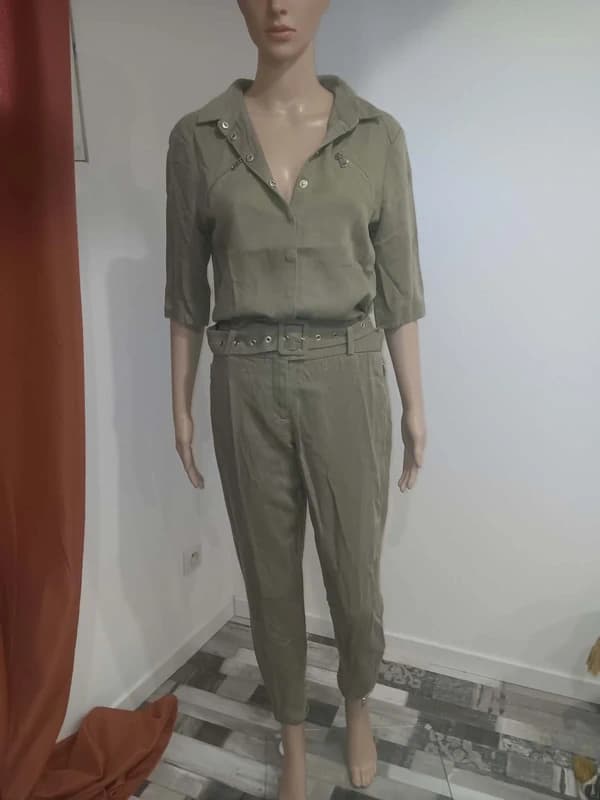 Combinaison pantalon kaki Zara – ceinturée – manches 3/4