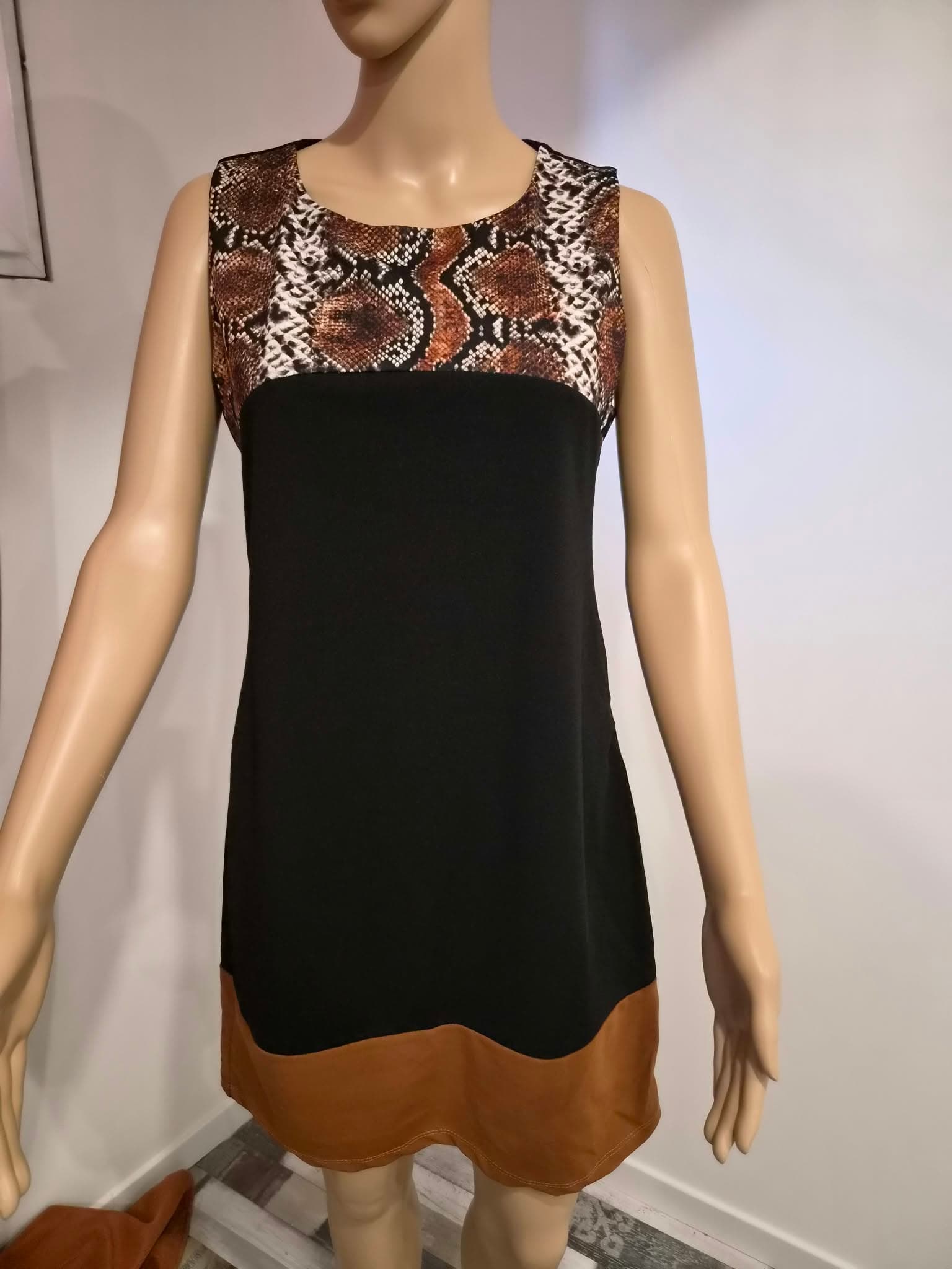 🐍 Robe noire imprimé python – Italian Style