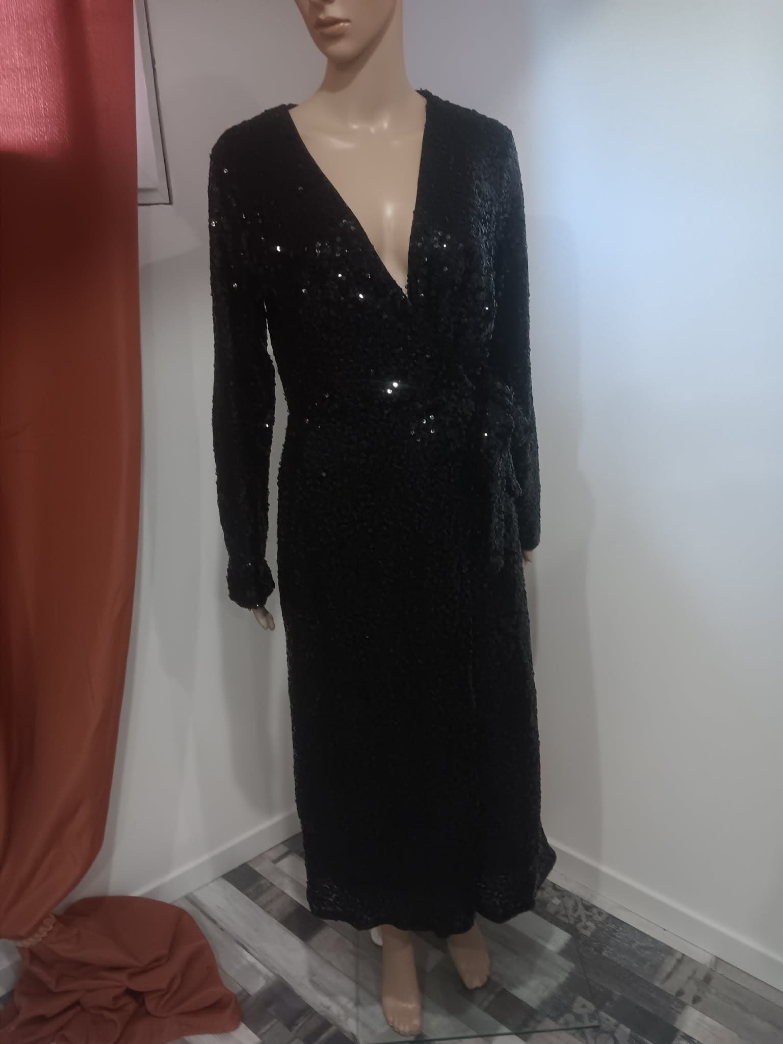 Robe longue portefeuille H&M noire à sequins – taille M – soirée / fête