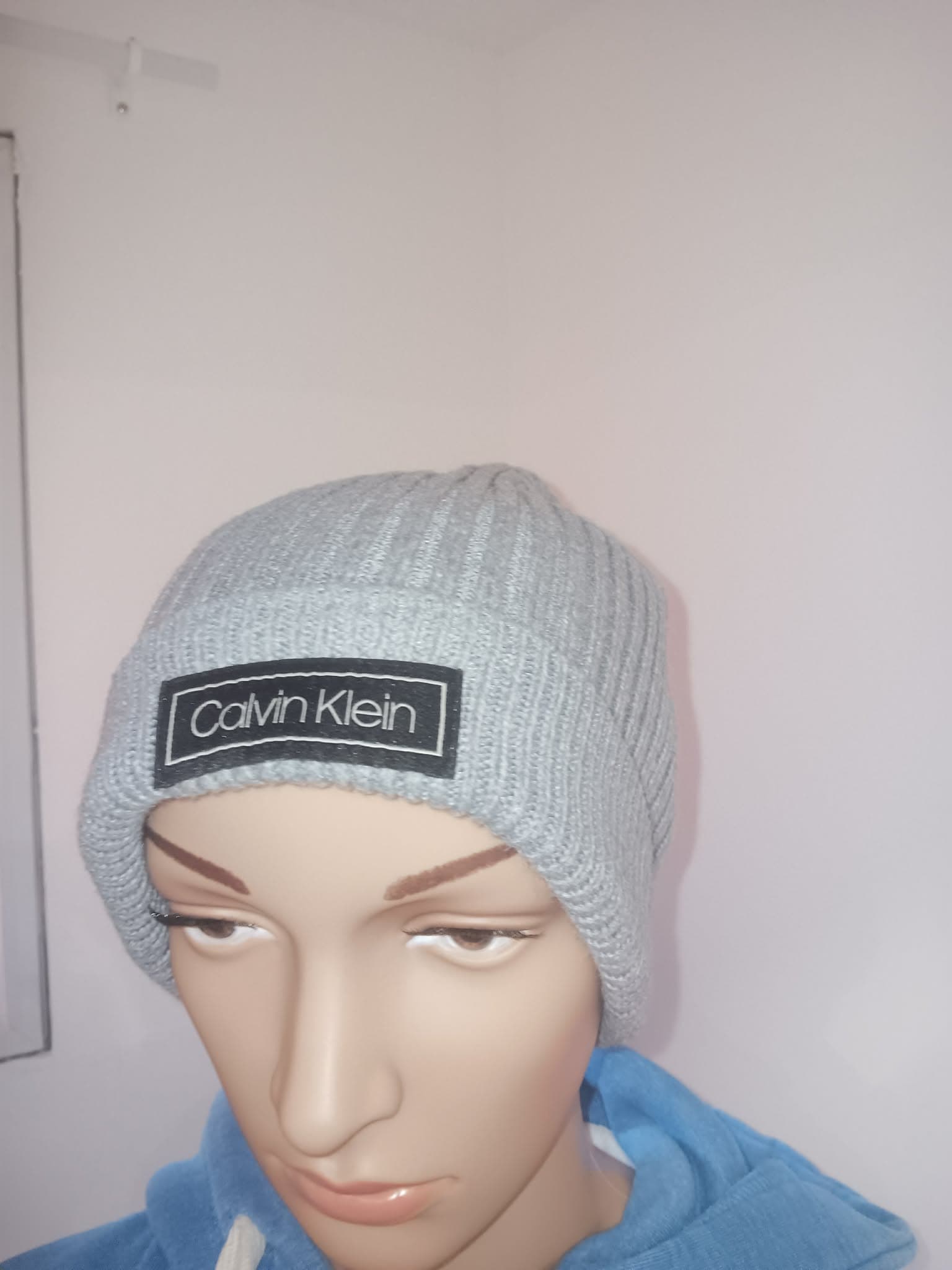 Bonnet Calvin Klein gris – Logo brodé – Taille unique