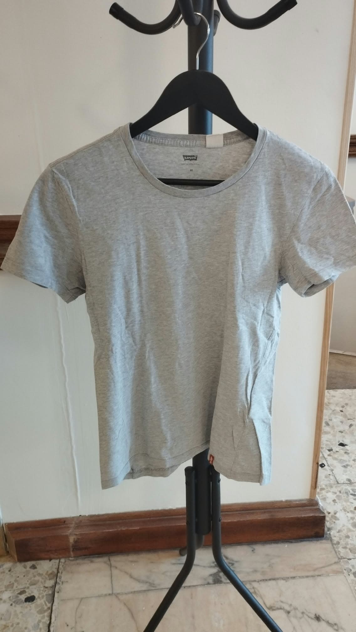 T-shirt Levi’s gris chiné – Taille XS – Basique