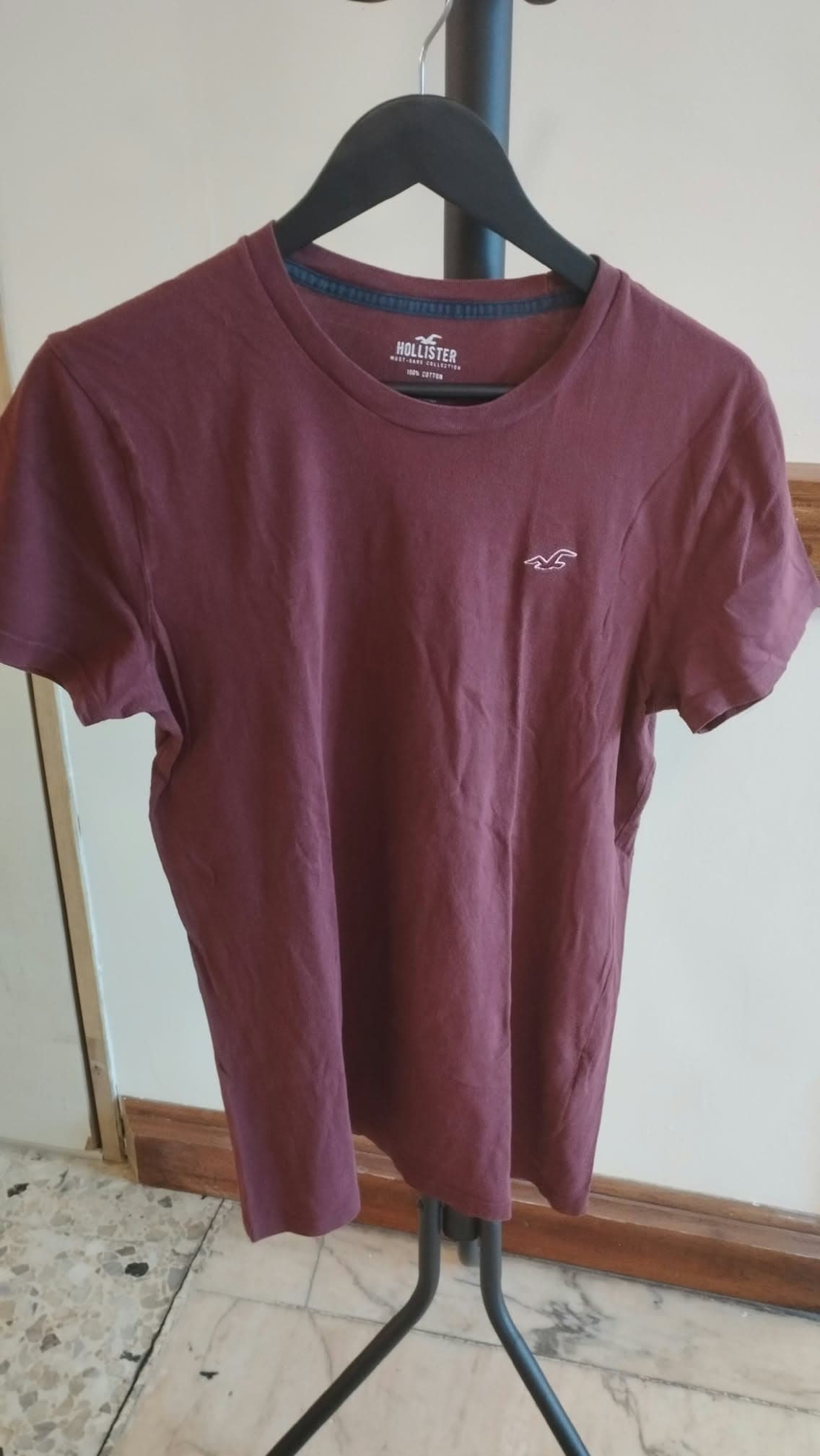 T-shirt Hollister bordeaux – Taille S – Logo brodé