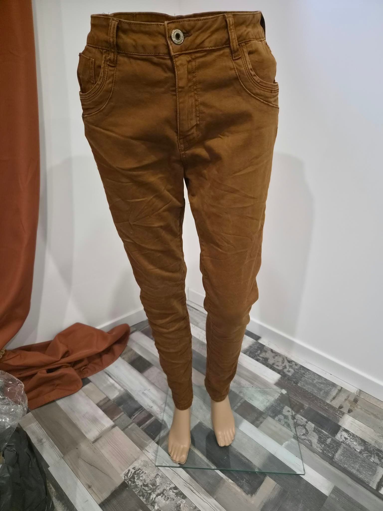 🤎 Pantalon slim marron camel Karostar – Taille M / 38